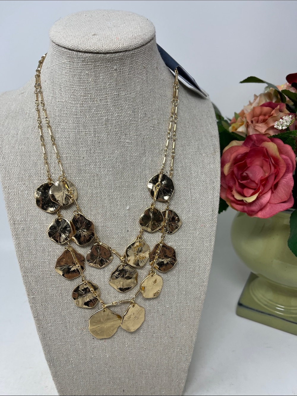 UNIVERSAL THREAD SAND DOLLAR CHARM GOLD DOUBLE NECKLACE TWO NECKLACES NWT